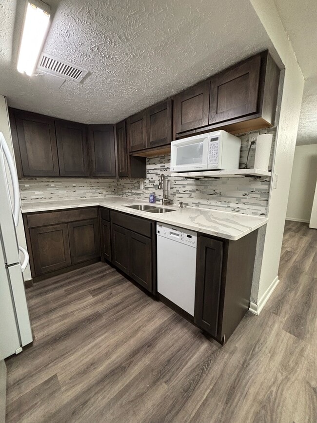 Photo - 120 S 38th Ave