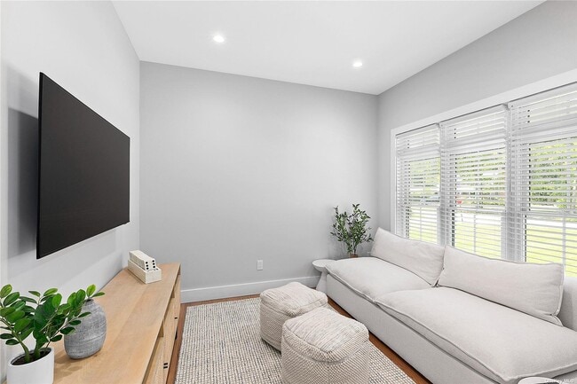Photo - 55 Squires Ave