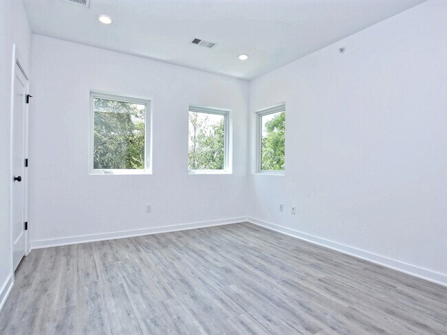 Master Bedroom - 5924 S Congress Ave Unidad 85