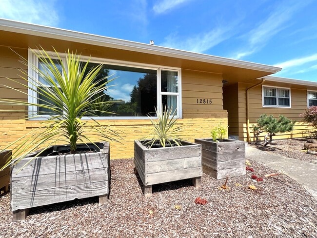 12815 NE Fremont St