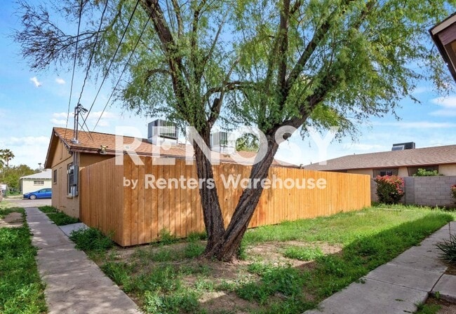 Photo - 729 E Mission Ln