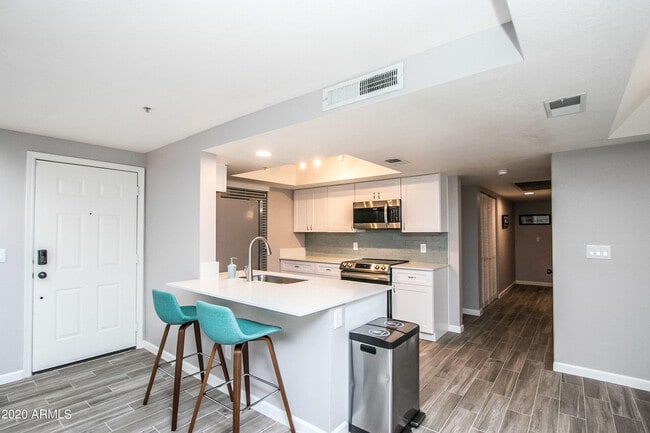 Photo - 1211 N Miller Rd Unit 110