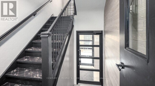 Photo - 875 Avenue Rd Unit 6