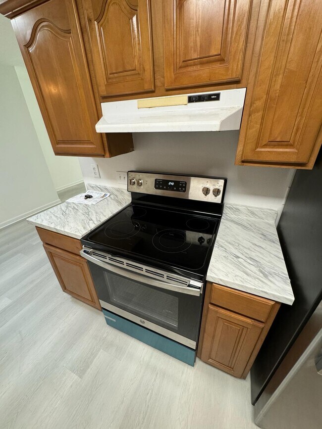 Photo - 2727 W Oak Ridge Rd