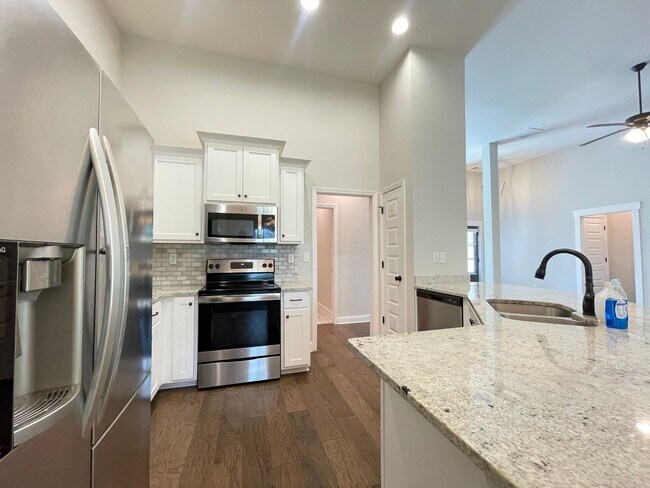 688 Dudley Dr