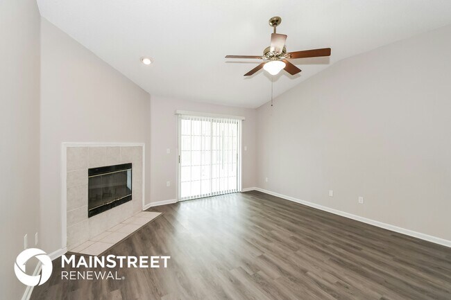 Photo - 13006 Staffordshire Dr S