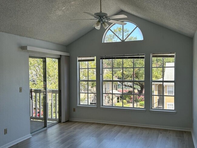 Photo - 1055 S Hiawassee Rd