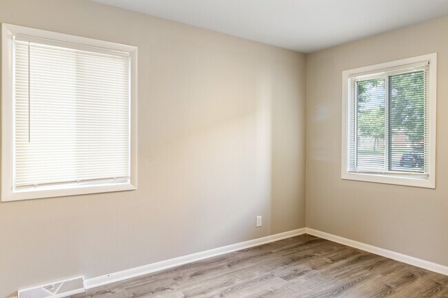 Photo - 4222 S 51st St Unit 10