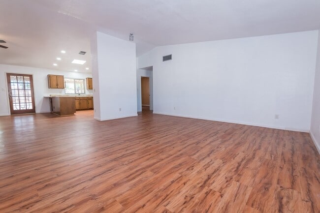 Photo - Charming Cul De Sac Home w/ 3 Bedroom, 2 Bath, Central A/C, Large 2 Car Garage, & RV Hook-Ups