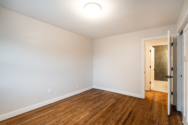 Photo - 2600 E Kenwood Blvd