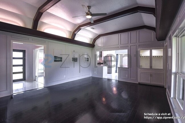 Photo - 1409 Creekside Dr