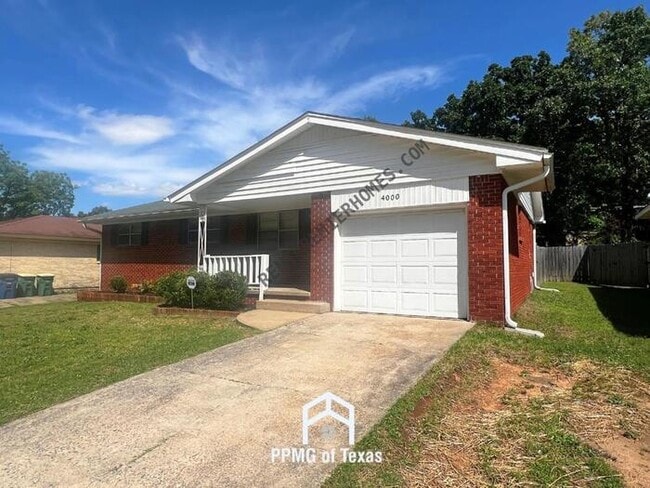 Photo - 4000 Emerson Dr