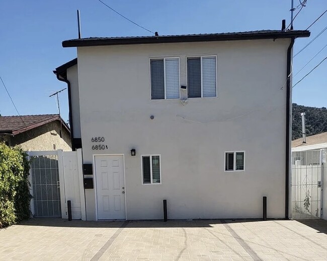 Building Photo - 6850 Quinton Ln Unit 0.5