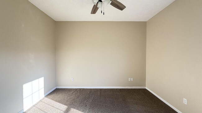 Photo - 2222 Linda Ave