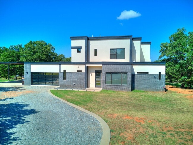 Building Photo - A Must See! Luxurious Contemporary Home on...