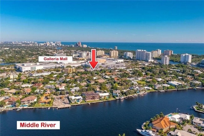 Building Photo - 2424 NE 9th St Unit 310