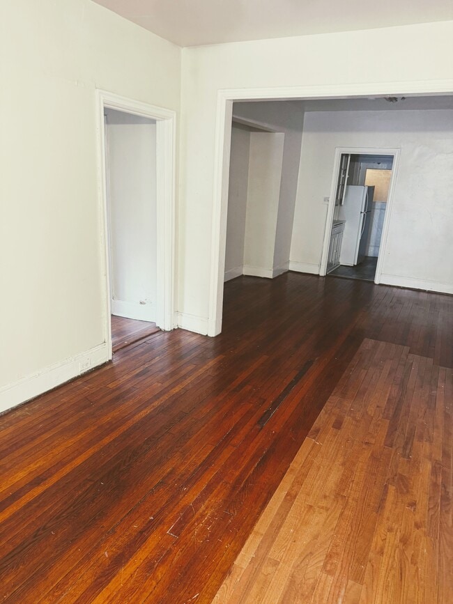 Living Room - 1424 Grove Ave Unit 1424 Grove Ave.