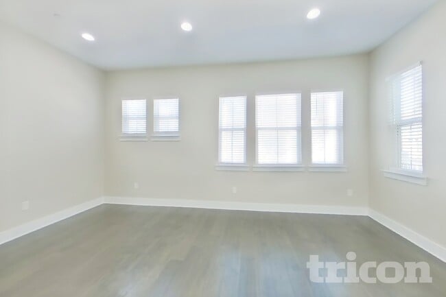 Photo - 209 S Village Way