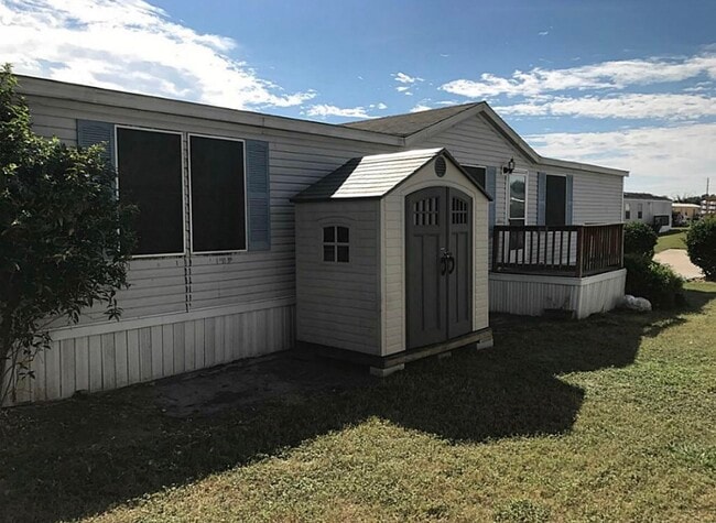 Building Photo - 21846 Shelbourne Crossing Rental