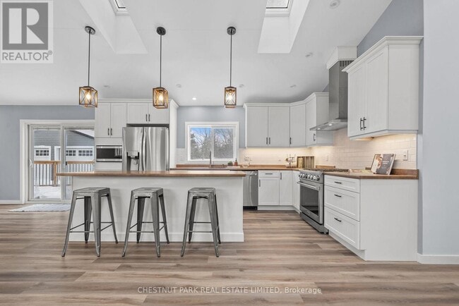 Photo - 84 Prince Edward County Rd 1