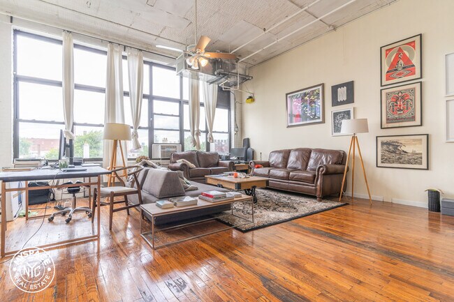 Photo - 255 McKibbin St