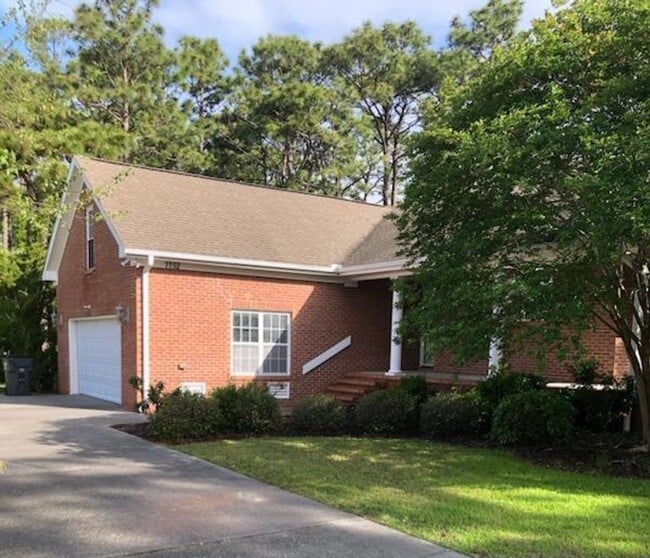 Photo - 4 bedroom/3 bathroom in Cypress Island community, minutes from Carolina Beach!