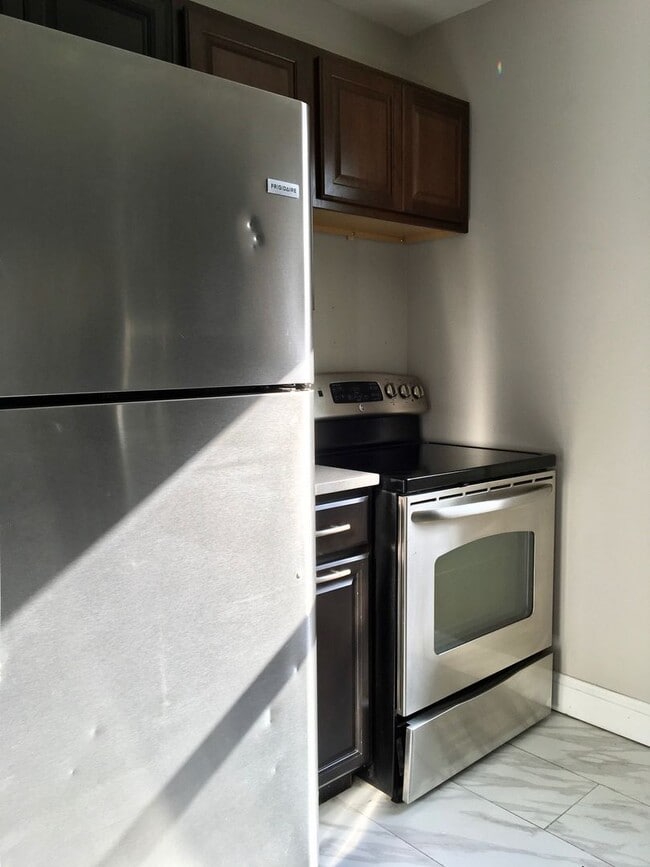 Photo - 1111 Gleneagle Rd Unit 2