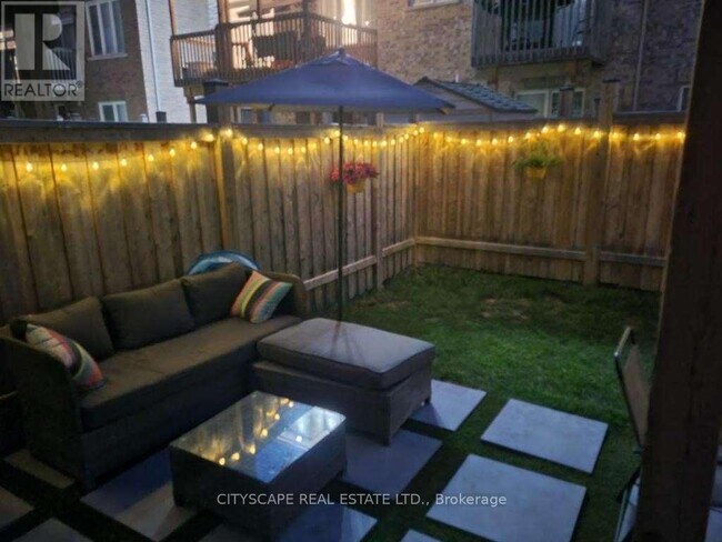 Photo - 22 Rockbrook Trail