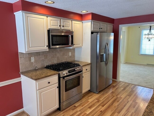 Photo - 14 Stony Brook Ln