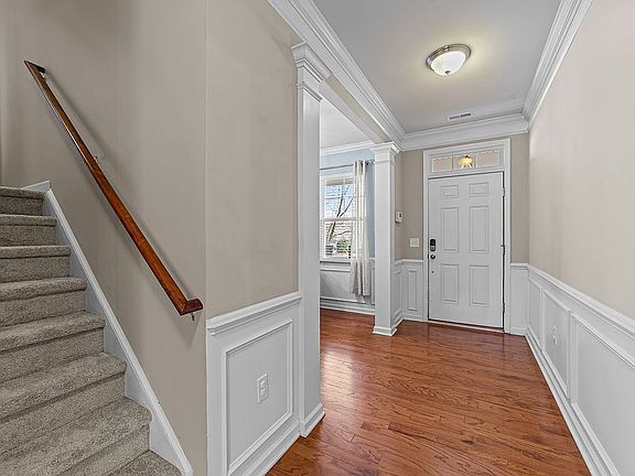 Photo - 59 Greenfield Ln