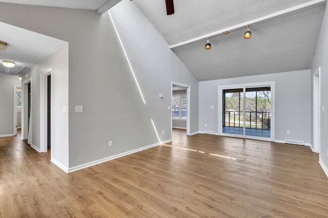 Photo - 204 Hattie Rd