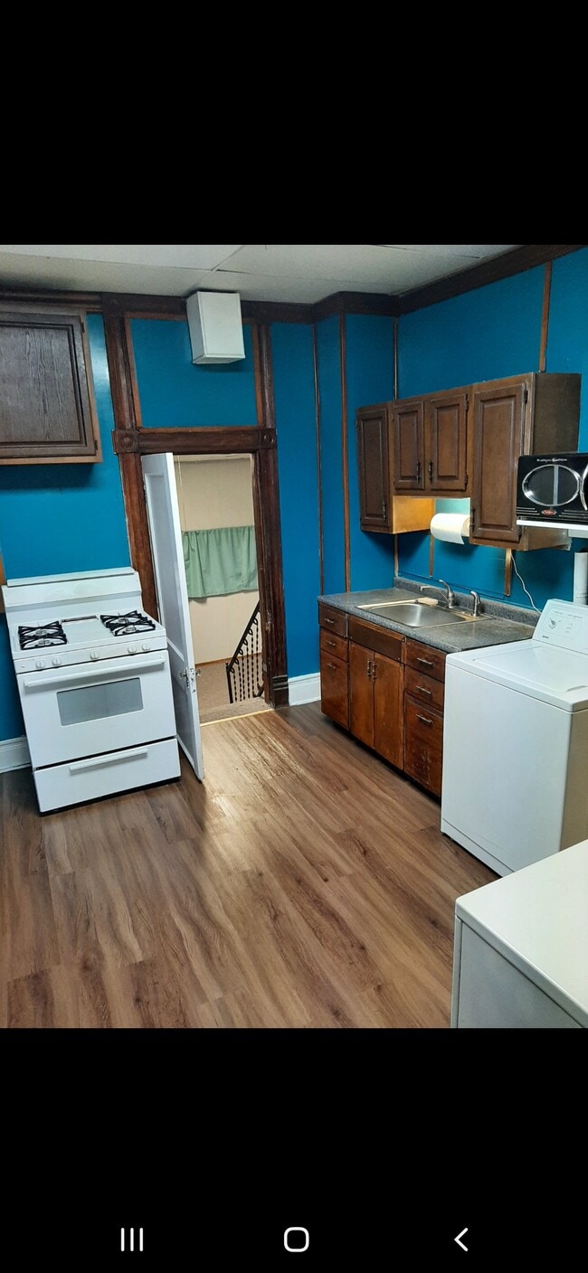 Photo - 2208 Longest Ave