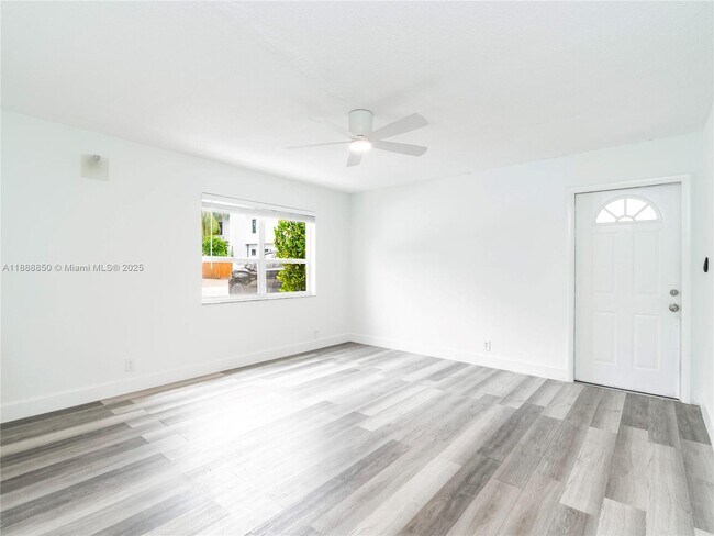 Photo - 2025 Miami Rd Unit 8A