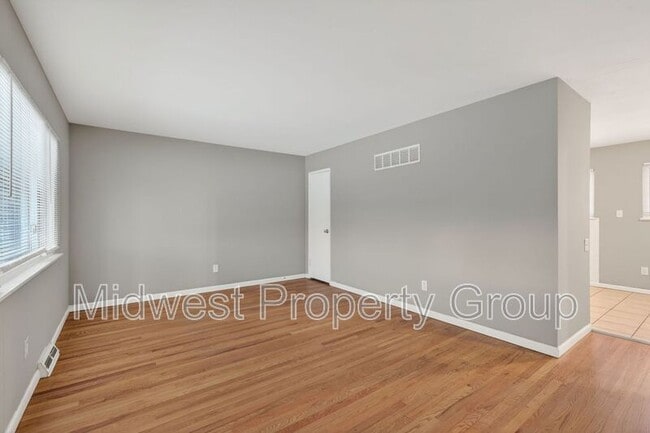 Photo - 2365 Dove Dr