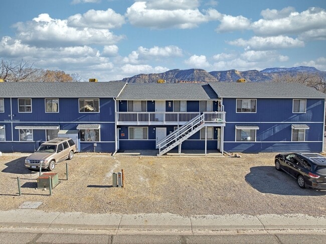 939 Iowa Ave