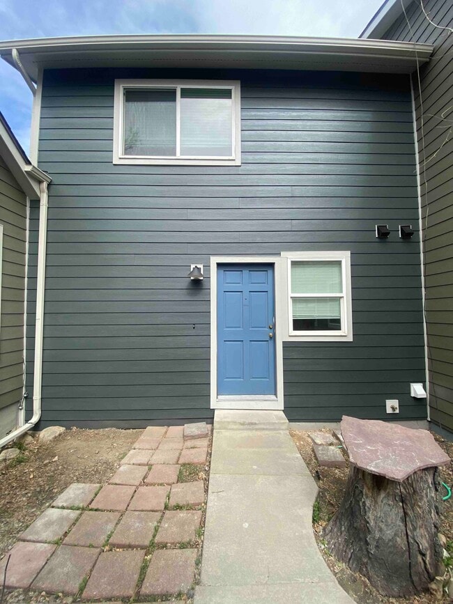 Building Photo - 2024 Goss St