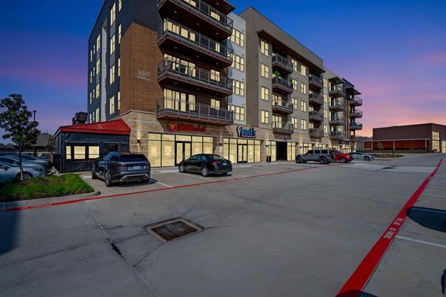 Building Photo - 3517 Windhaven Pkwy Unit 1308