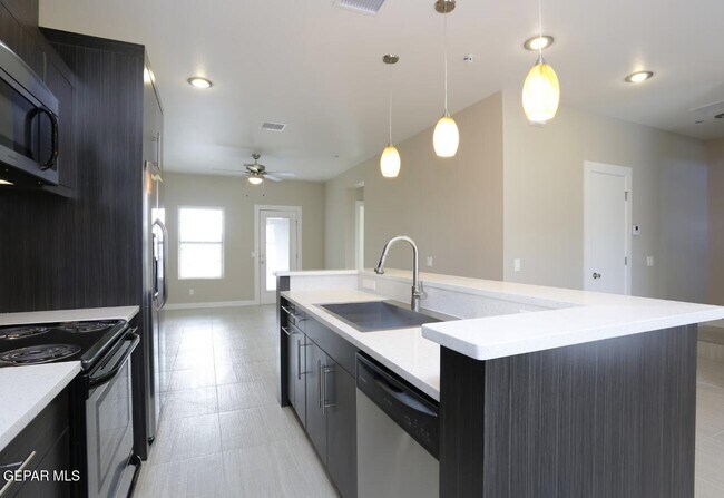 Photo - 410 Thorn Ave Unit 8