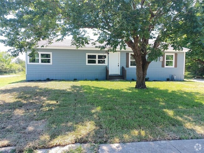 Building Photo - 1801 Sayle St Rental