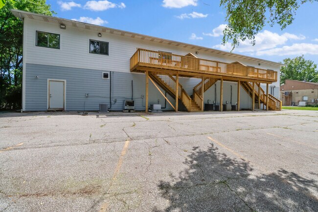 Entradas de apartamentos - 410 Pine Lake Ave Unidad F