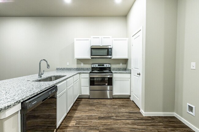 Photo - Beautiful 3 bed 2 bath! Unit A