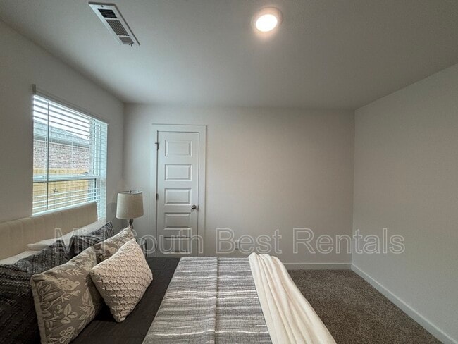 Photo - 260 Alyece Ln