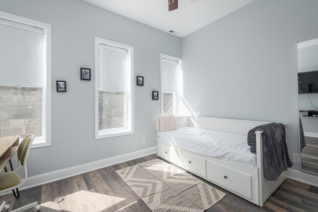 Photo - 731 N Chester St Townhome