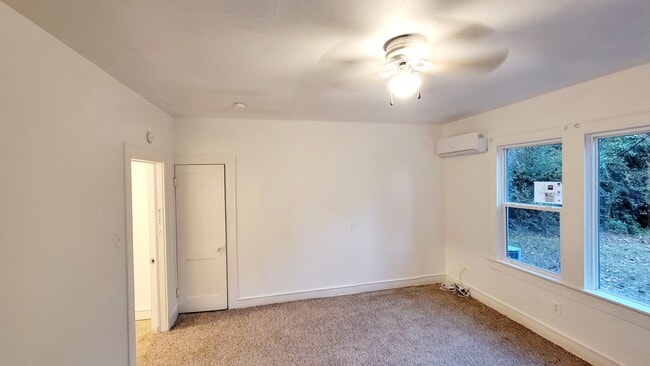 Photo - 438 S Main St