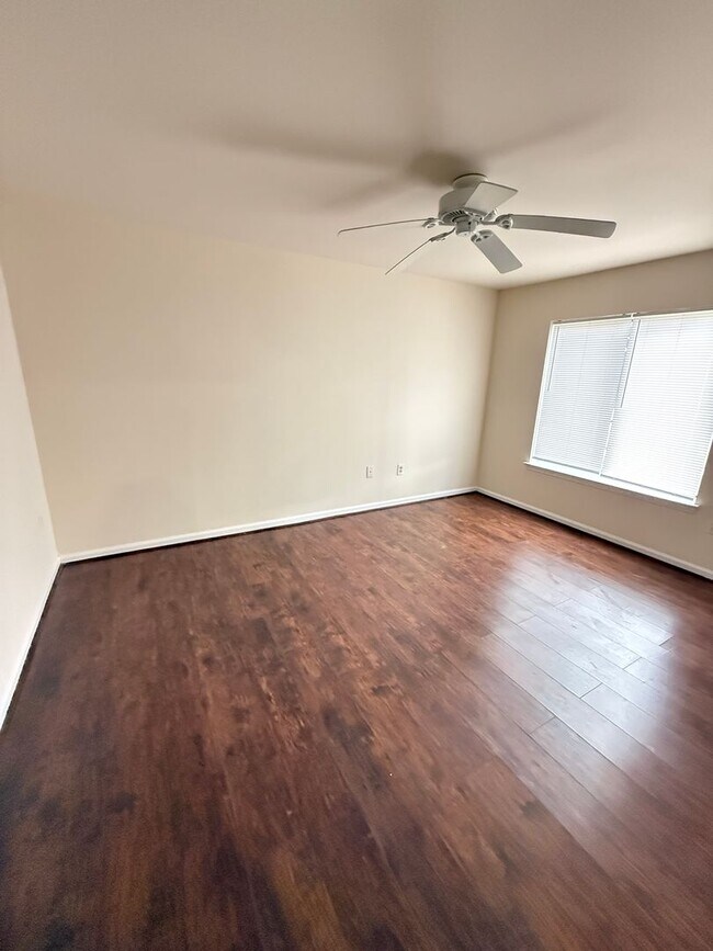 Photo - 8383 Buttress Ln
