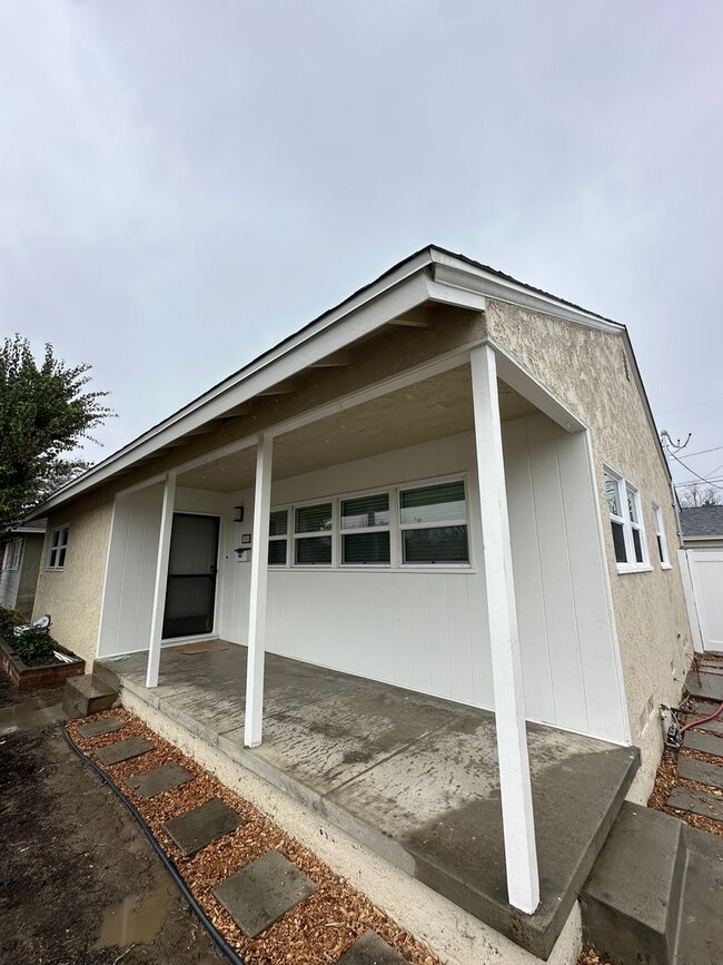 Fully Remodeled 2 Bedroom Home with Large ... - Fully Remodeled 2 Bedroom Home with Large ...