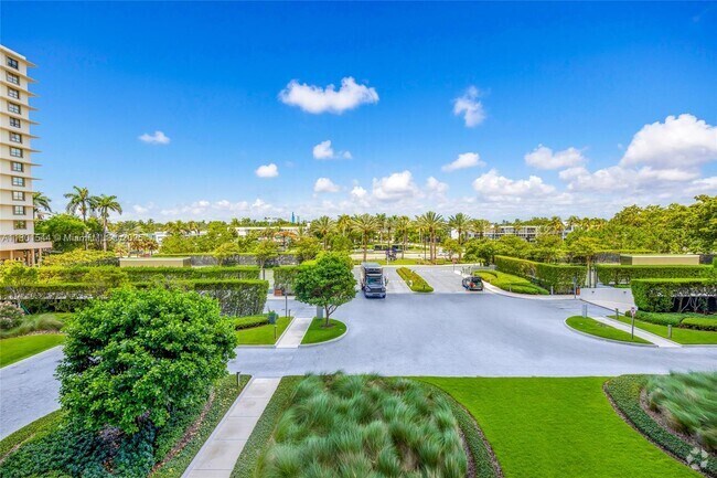 Building Photo - 10201 Collins Ave Unit 305 Rental