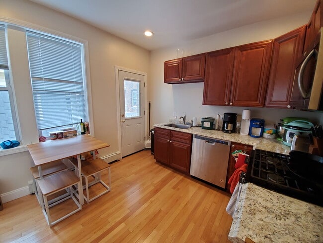 Photo - 274 Brookline St Unidad U3