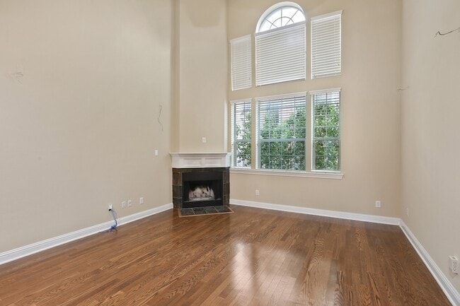 Photo - 5812 La Vista Dr