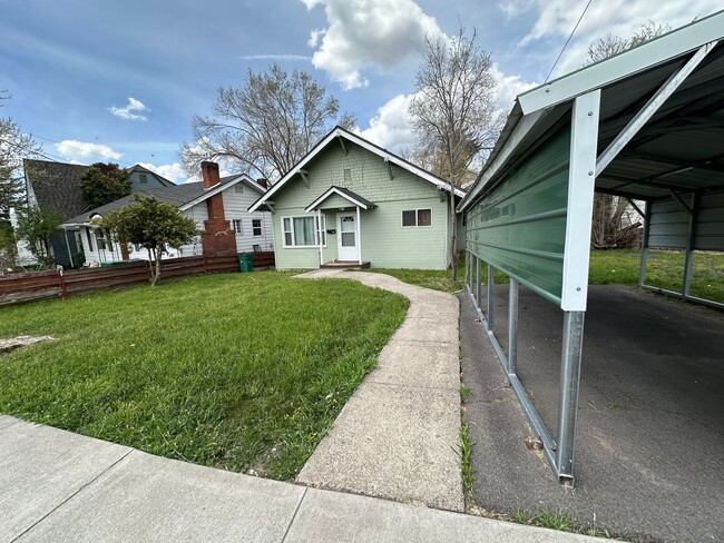 Photo - 1180 Crescent Ave House
